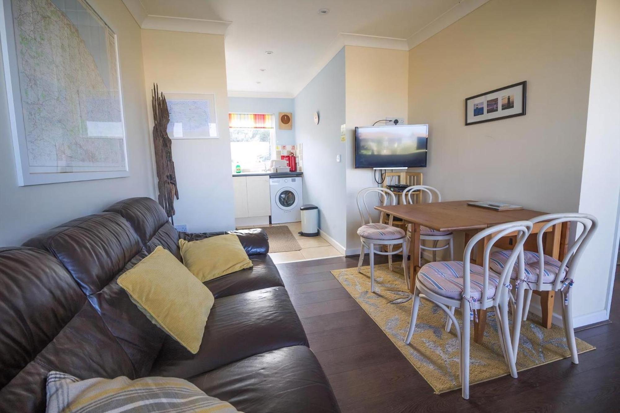 Chalet For Hire At Rainbows End Near A Beautiful Norfolk Beach Ref 31039R Bacton  Zewnętrze zdjęcie