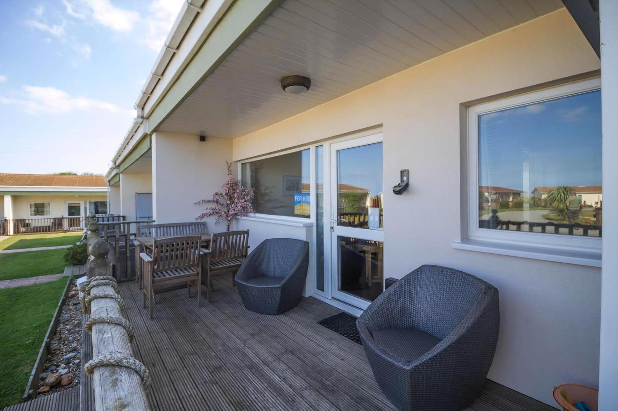 Chalet For Hire At Rainbows End Near A Beautiful Norfolk Beach Ref 31039R Bacton  Zewnętrze zdjęcie