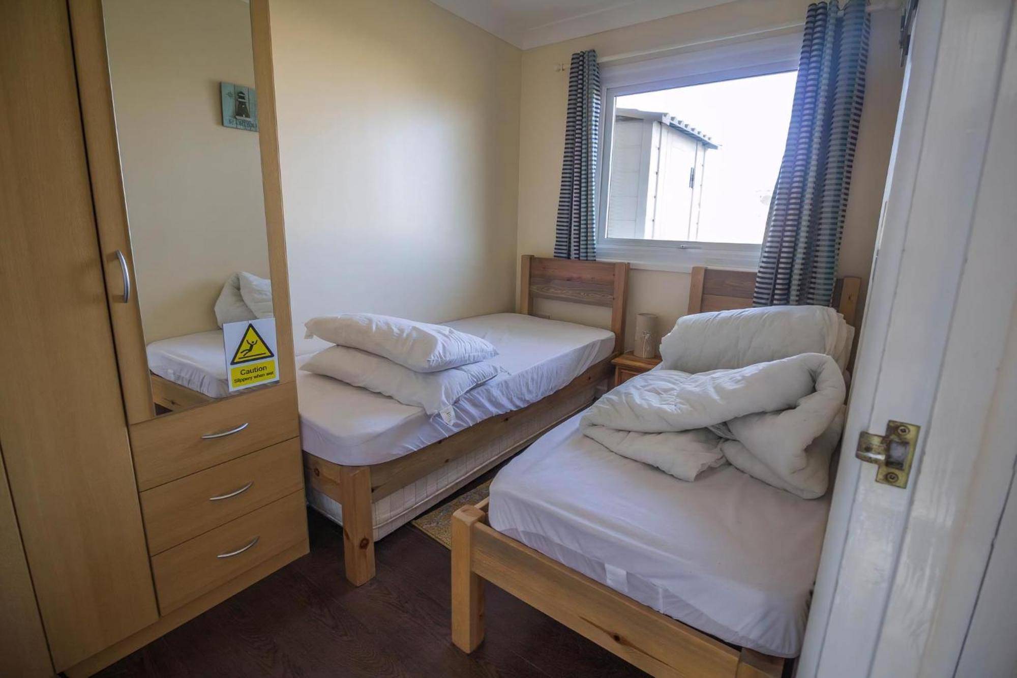 Chalet For Hire At Rainbows End Near A Beautiful Norfolk Beach Ref 31039R Bacton  Zewnętrze zdjęcie